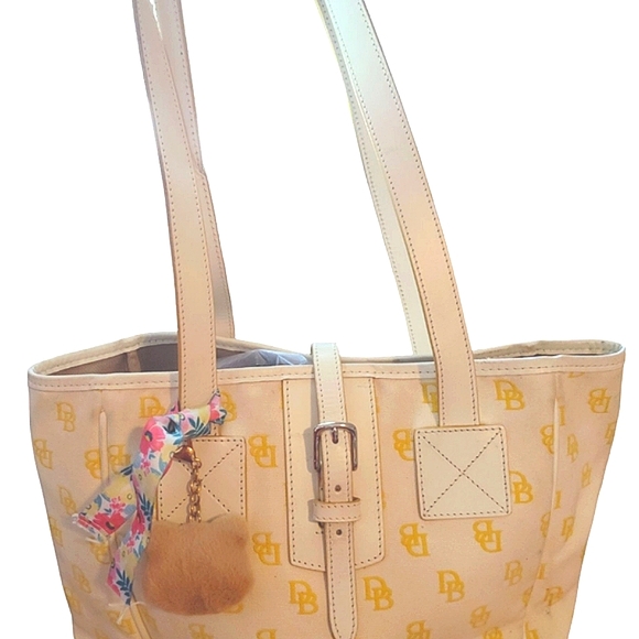 Dooney & Bourke Crosbody Canvas Bucket Bag Yellow / Women's Buckle Belt Rare GUC - Picture 7 of 11